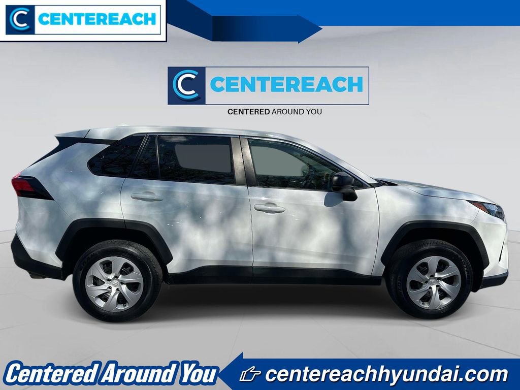 Used 2024 Toyota RAV4 LE AWD/4WD image 3