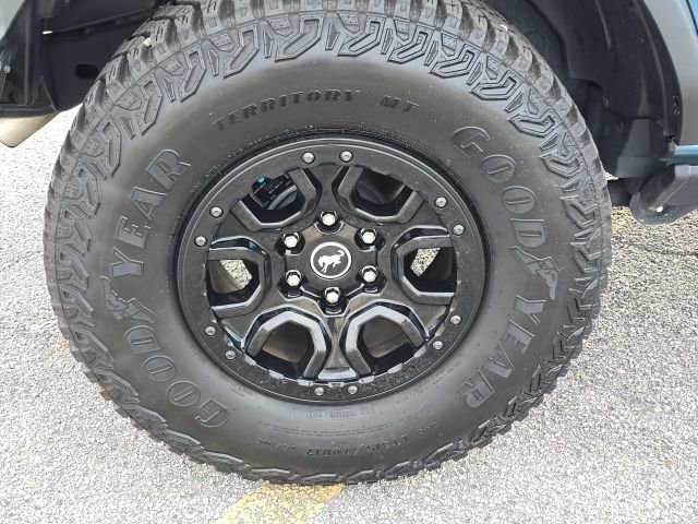 Used 2023 Ford Bronco Wildtrak image 11