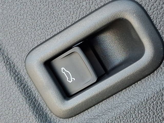 Used 2025 Volkswagen Tiguan SE w/ Panoramic Sunroof Package image 24