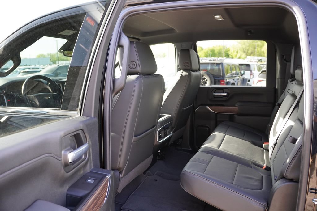 Certified 2022 Chevrolet Silverado 3500 High Country w/ Z71 Off-Road Package AWD/4WD image 17
