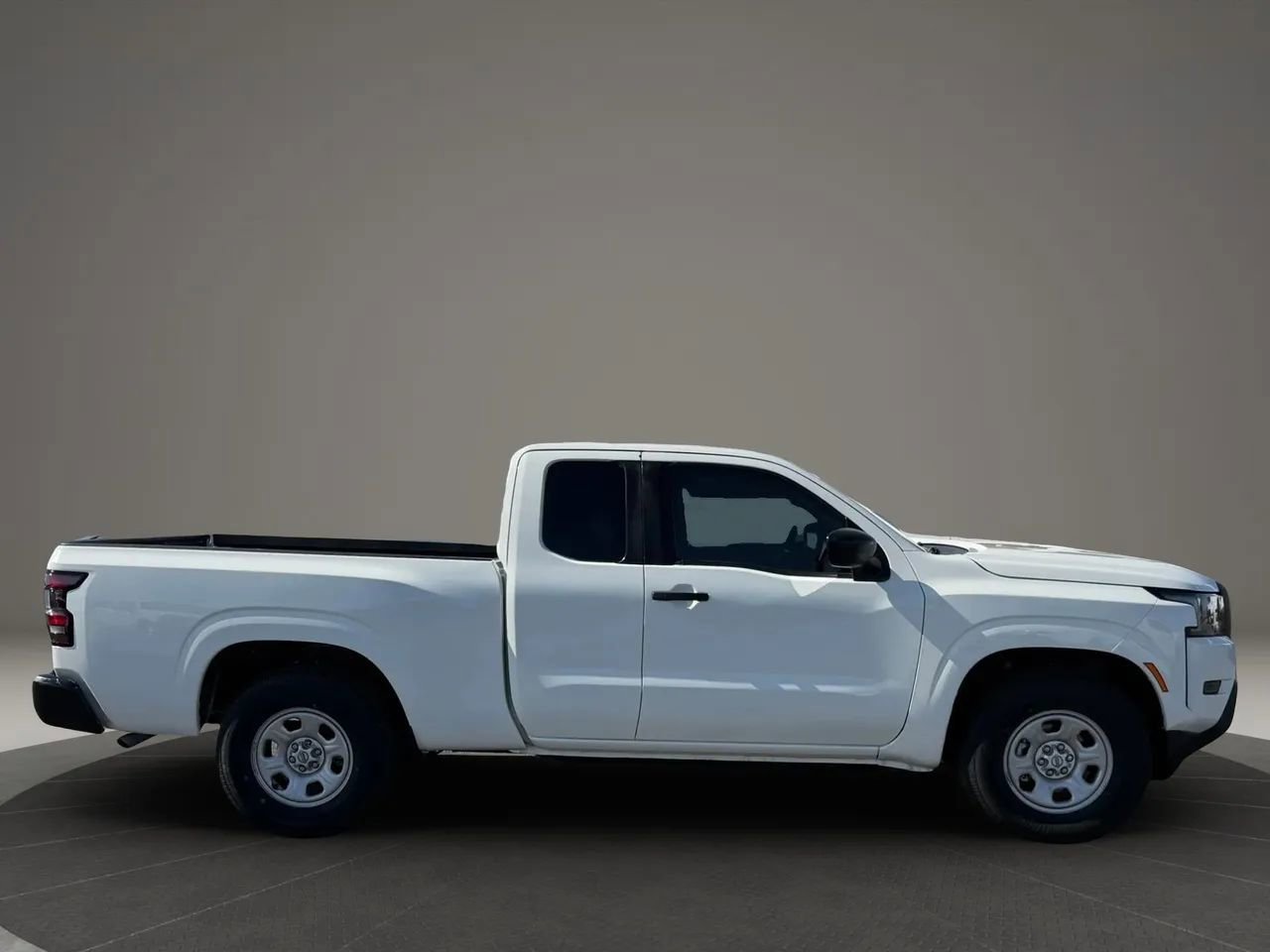 Used 2022 Nissan Frontier S RWD image 7