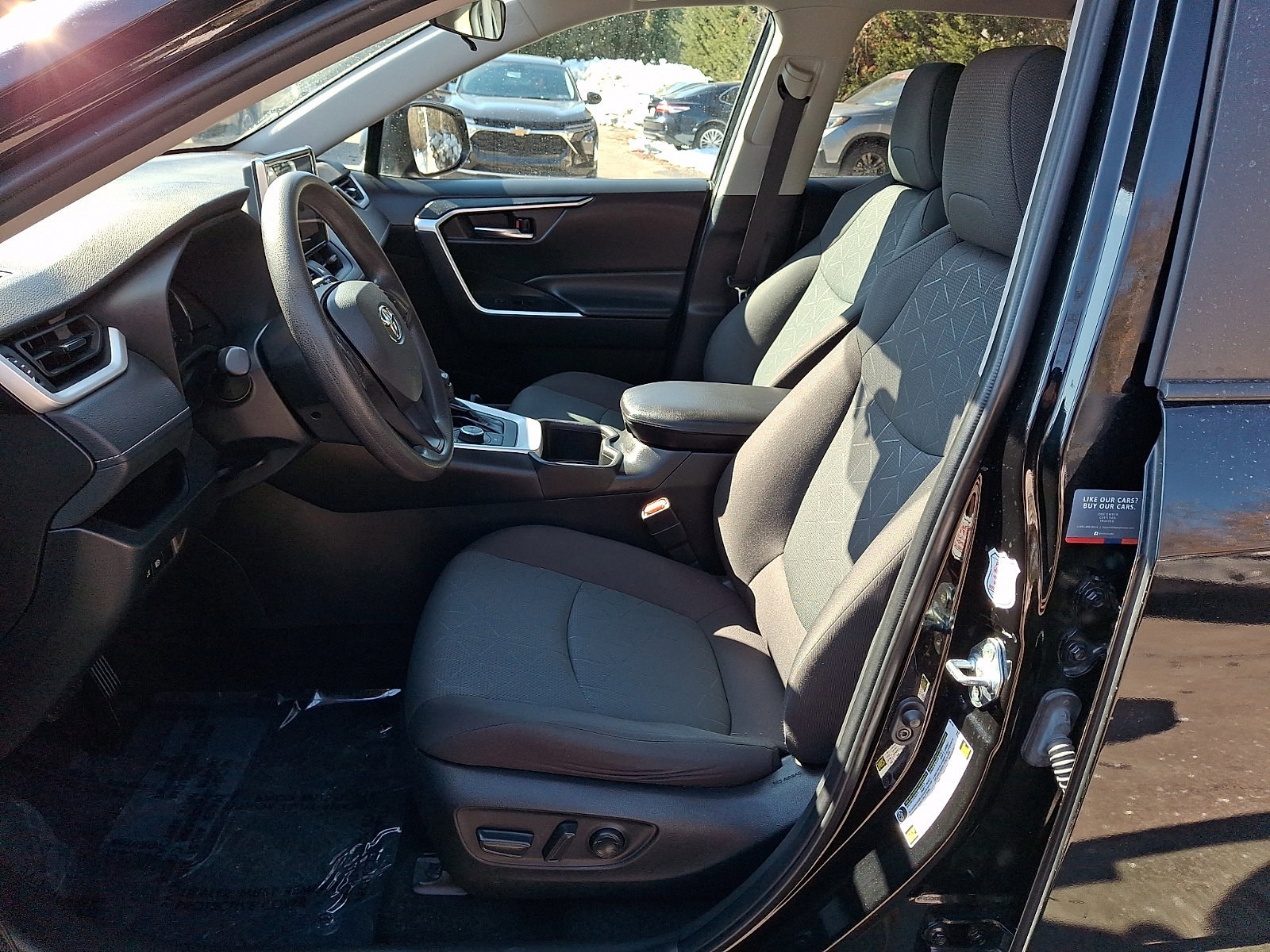 Used 2024 Toyota RAV4 XLE AWD/4WD image 15
