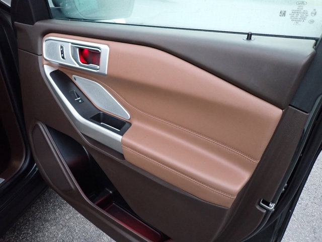 Used 2023 Ford Explorer King Ranch w/ Technology Package image 18