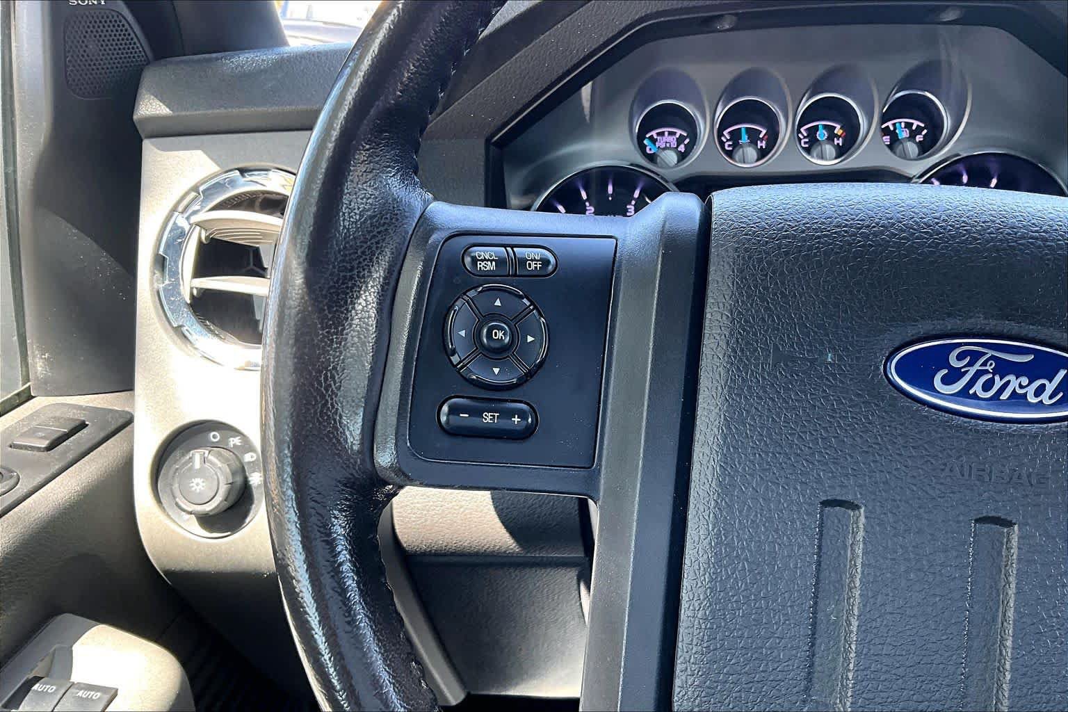 Used 2016 Ford F250 Lariat w/ Lariat Ultimate Package AWD/4WD image 24