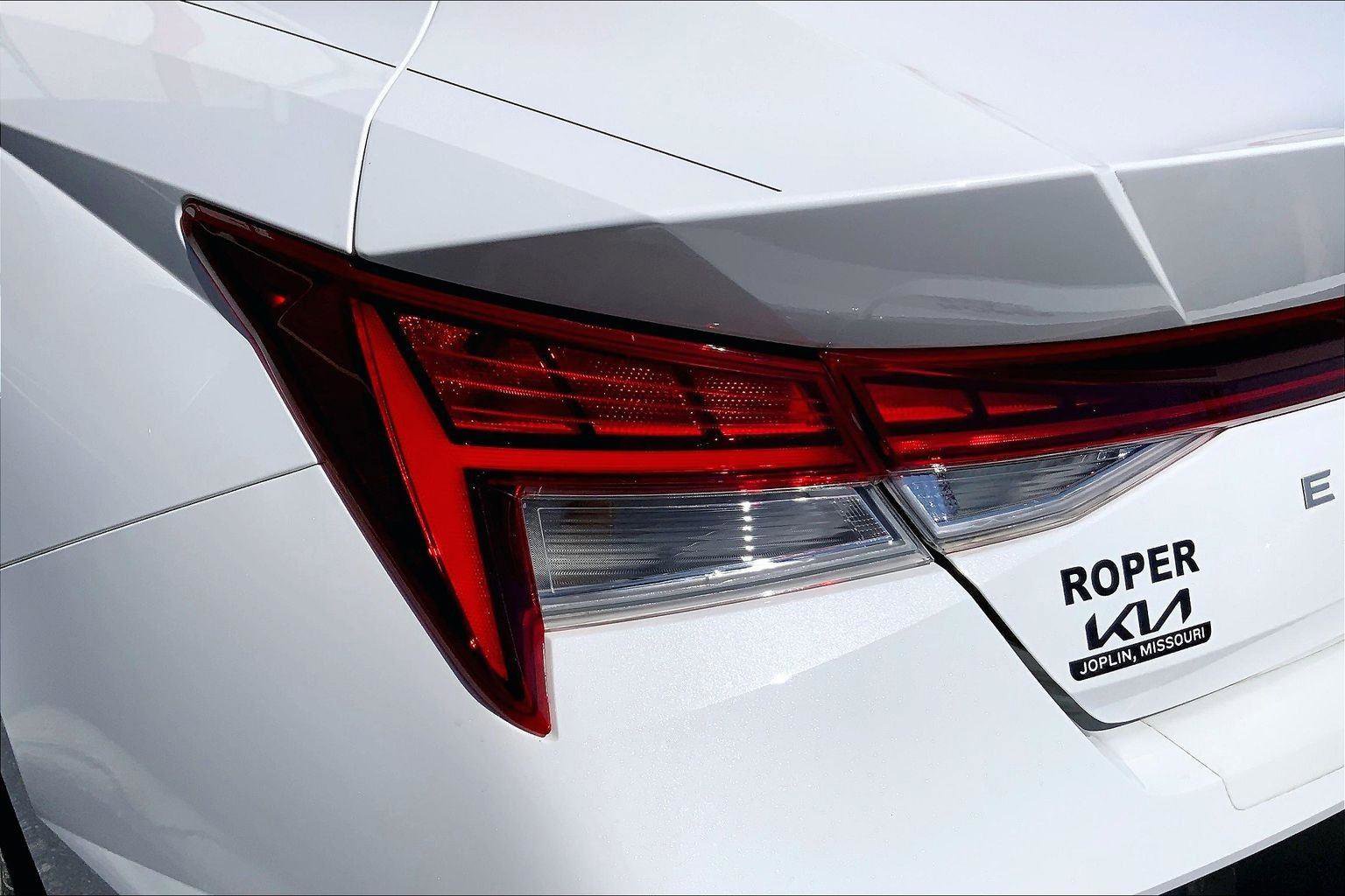 Used 2024 Hyundai Elantra SEL w/ Convenience Package image 28