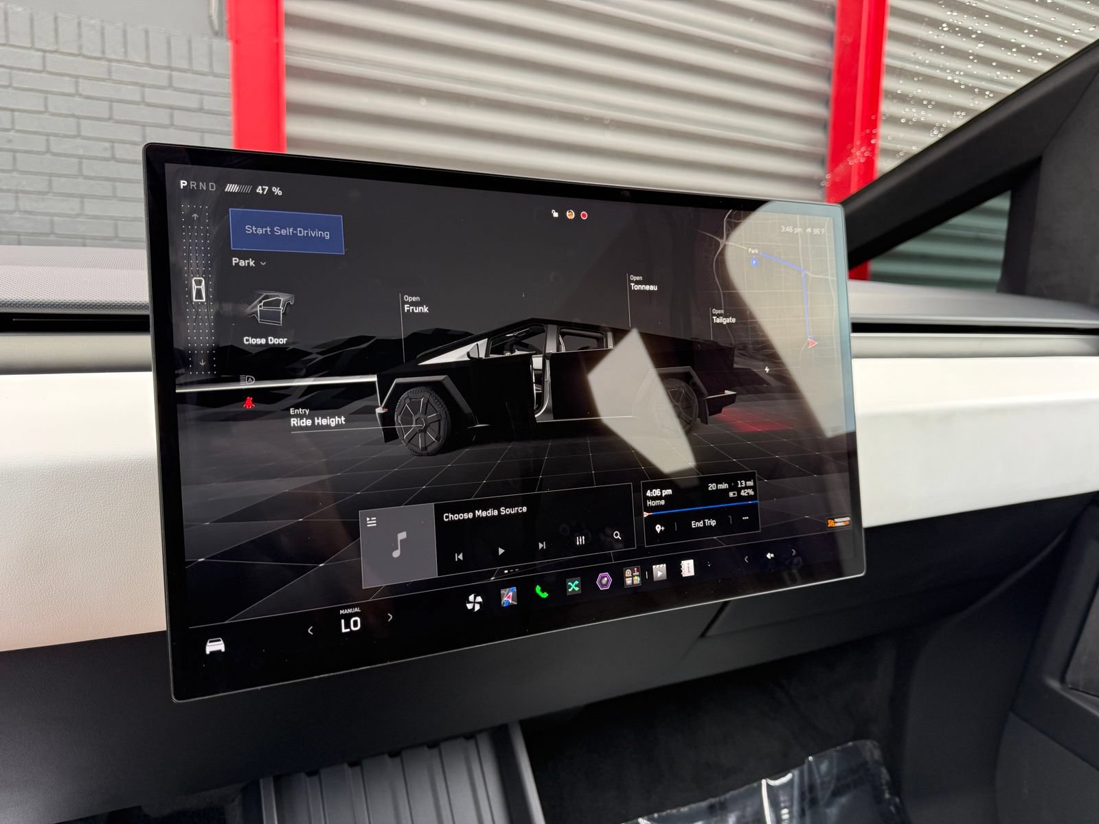 Used 2024 Tesla Cybertruck AWD Crew Cab image 24