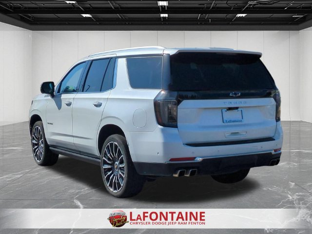 Used 2025 Chevrolet Tahoe High Country AWD/4WD image 3