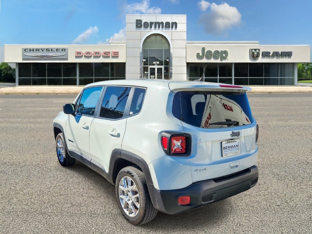 Certified 2023 Jeep Renegade Latitude AWD/4WD image 7