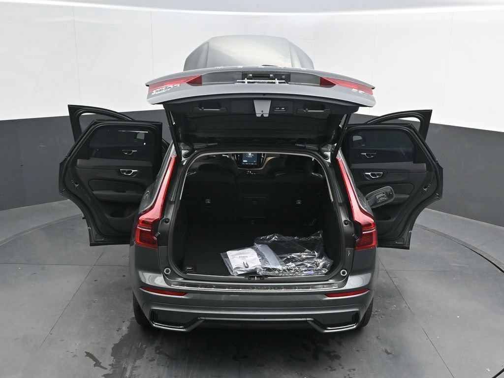 New 2026 Volvo XC60 B5 Plus w/ Climate Package AWD/4WD image 40