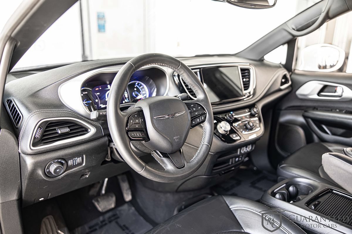 Used 2022 Chrysler Pacifica Touring-L w/ S Appearance Package FWD image 20