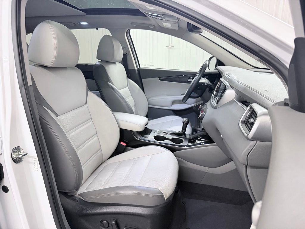 Used 2019 Kia Sorento SX FWD image 43