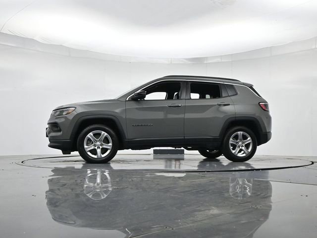 Used 2024 Jeep Compass Latitude AWD/4WD image 38