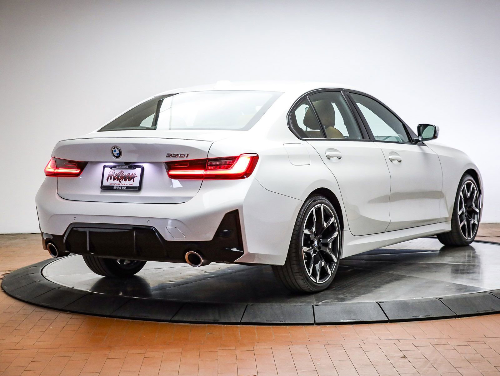 Used 2026 BMW 330i Sedan image 5