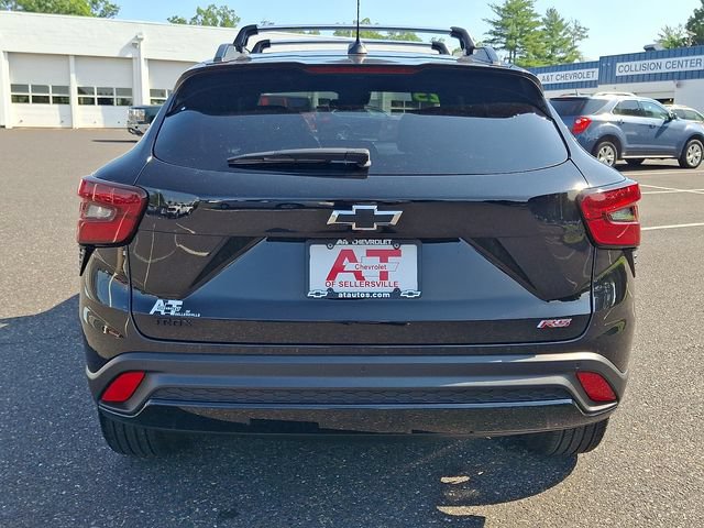 Certified 2025 Chevrolet Trax RS w/ Driver Confidence Package FWD image 5