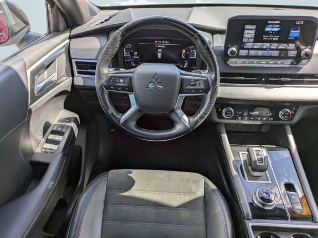 Used 2024 Mitsubishi Outlander FWD image 18