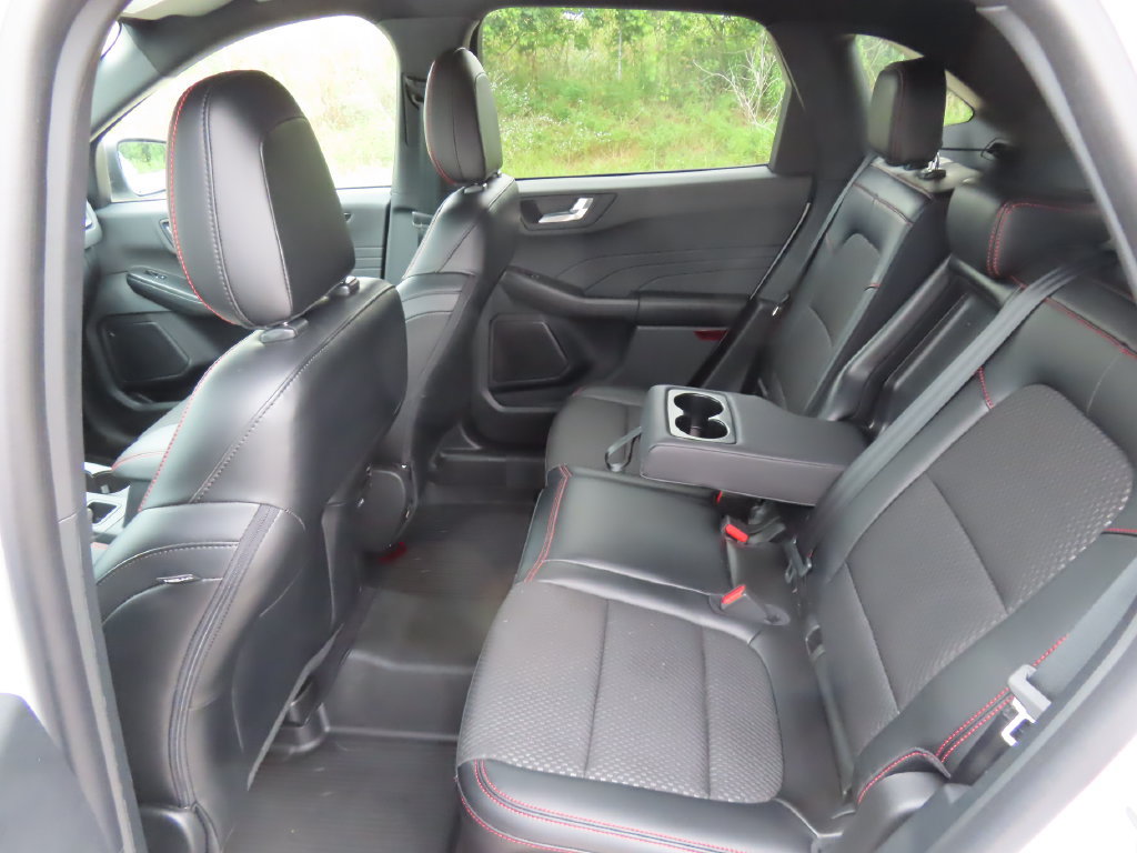 Used 2023 Ford Escape ST-Line w/ Tech Pack #1 AWD/4WD image 25