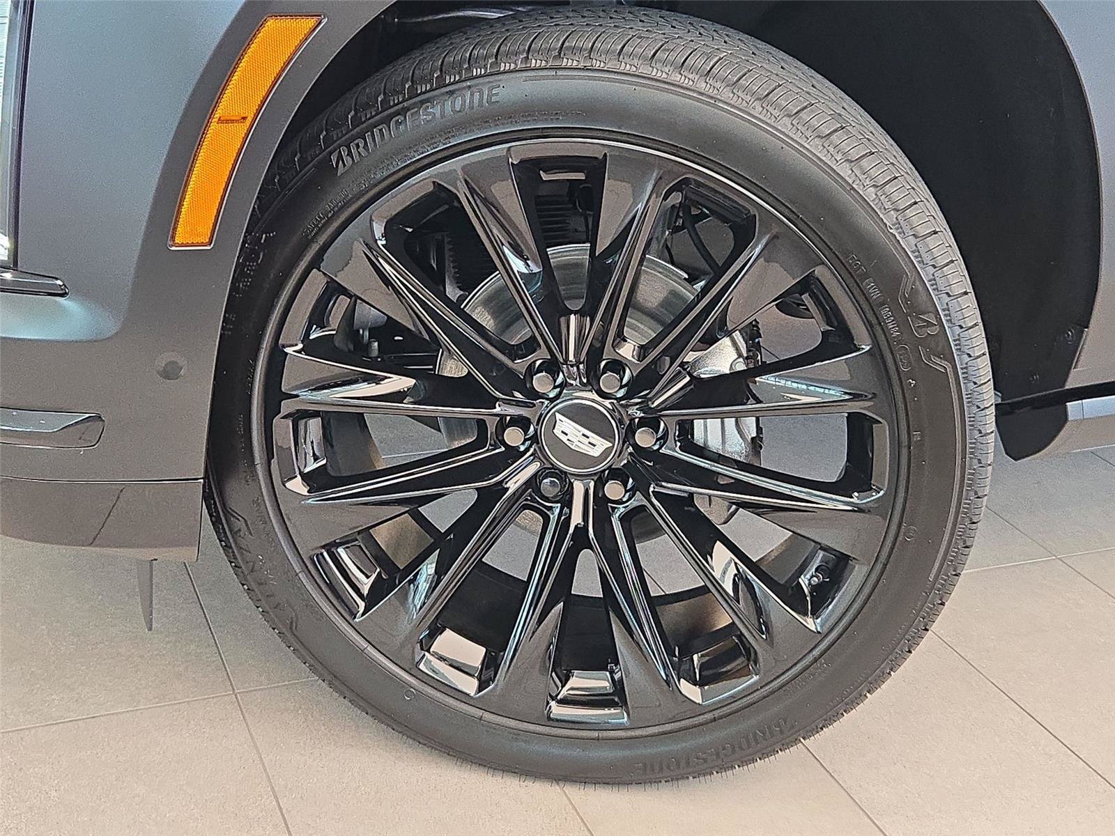 New 2026 Cadillac Escalade Platinum Sport w/ LPO, ONYX Package AWD/4WD image 8