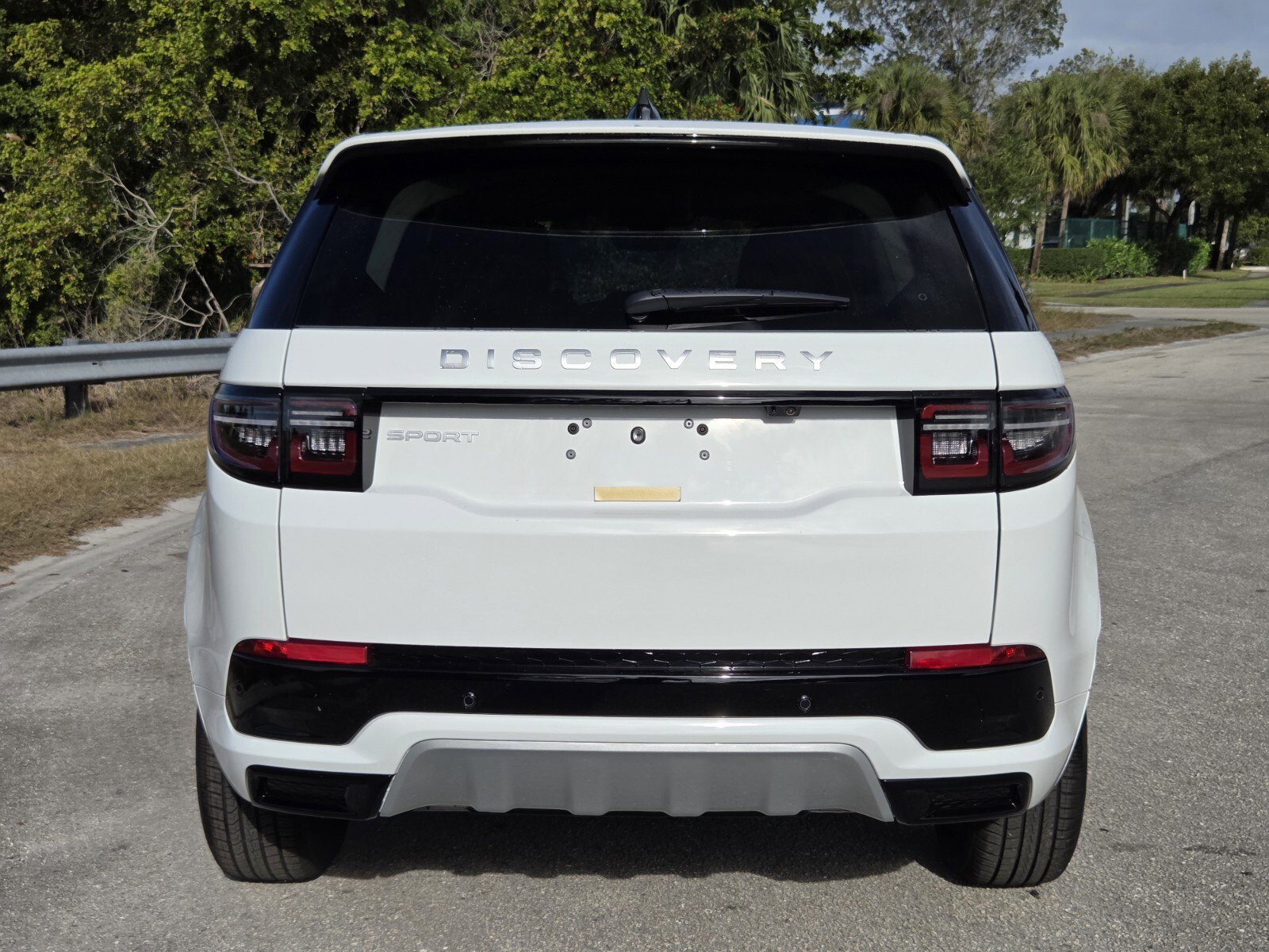 Used 2025 Land Rover Discovery Sport S image 25