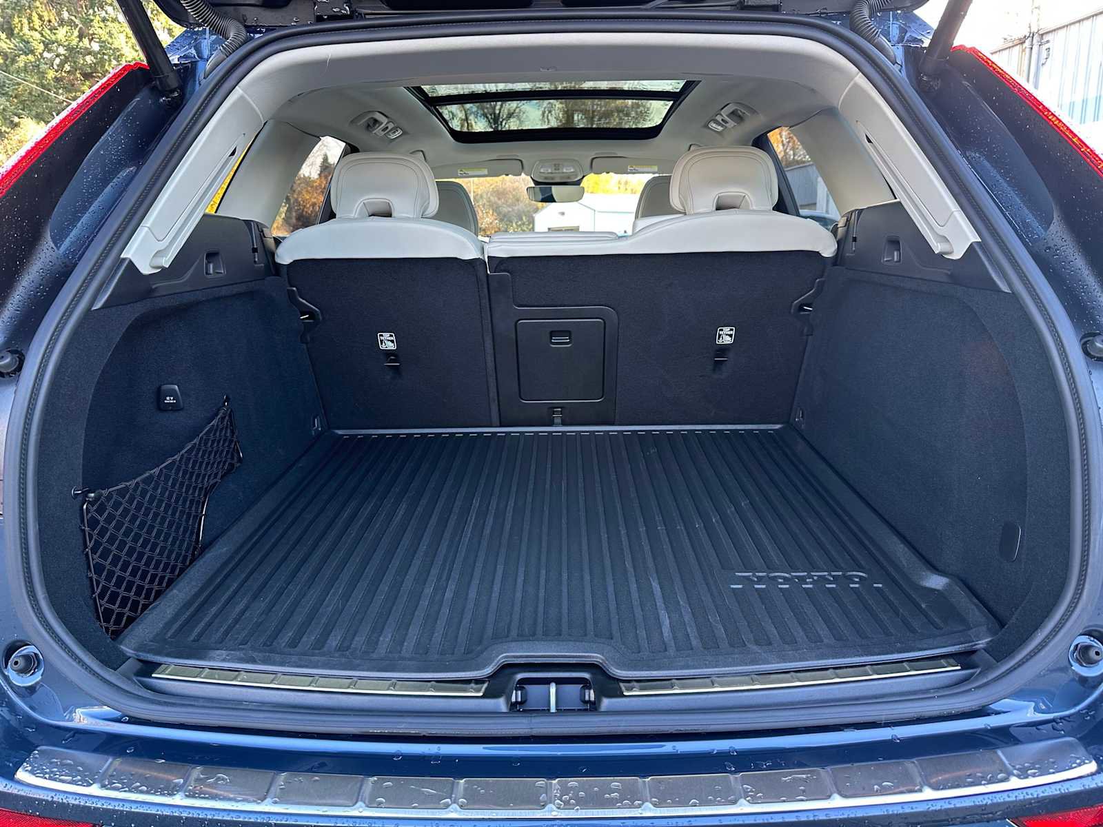 Used 2025 Volvo XC60 B5 Ultra w/ Protection Package Premier image 14