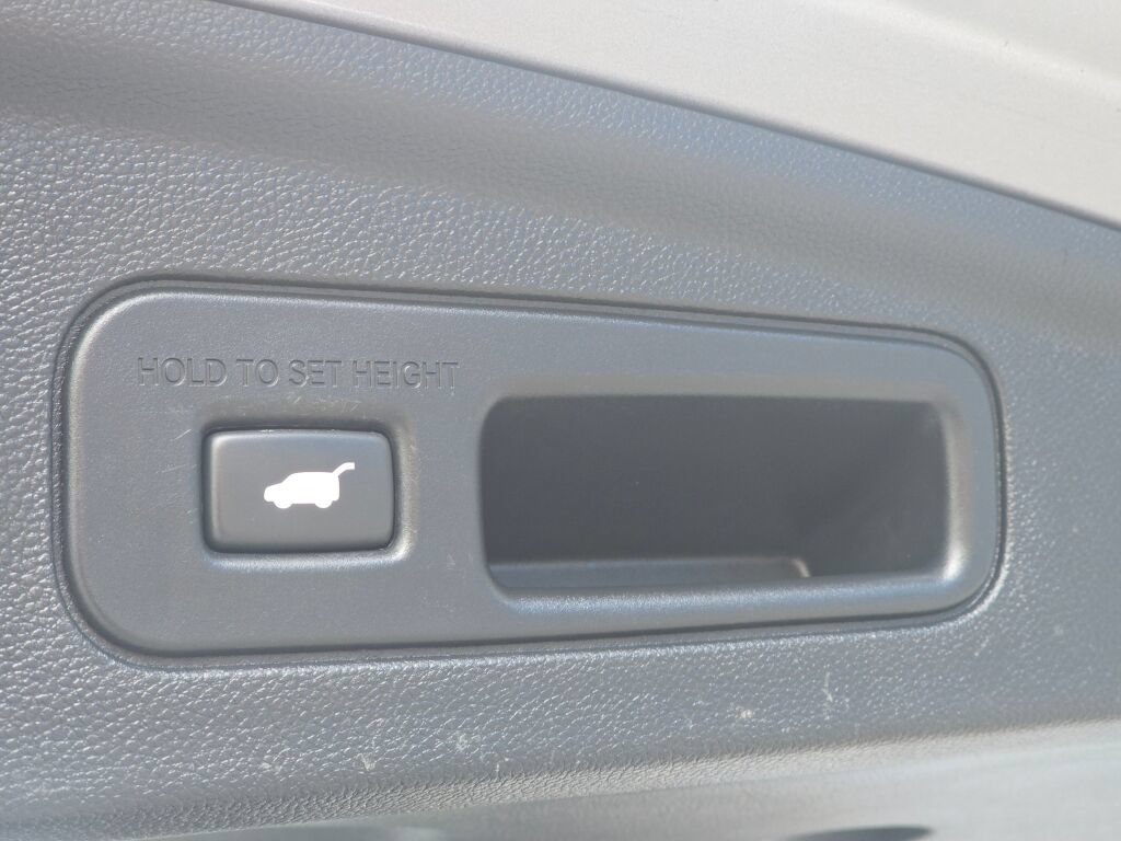 Used 2023 Acura MDX w/ Technology Package AWD/4WD image 17