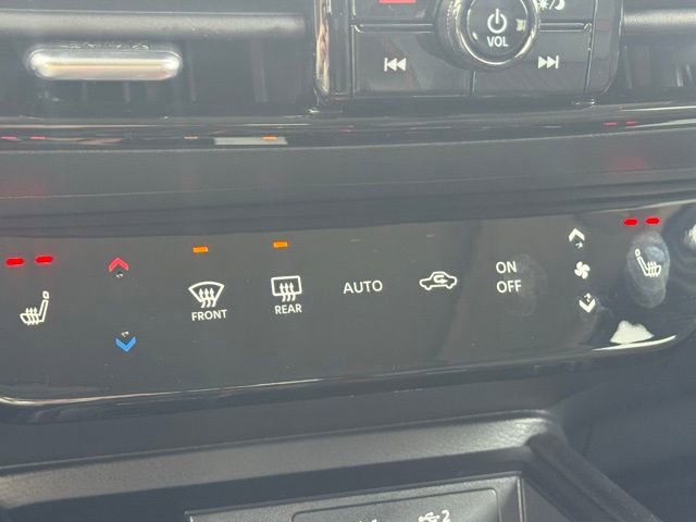 New 2025 Nissan Kicks SR w/ SR Premium Package image 40