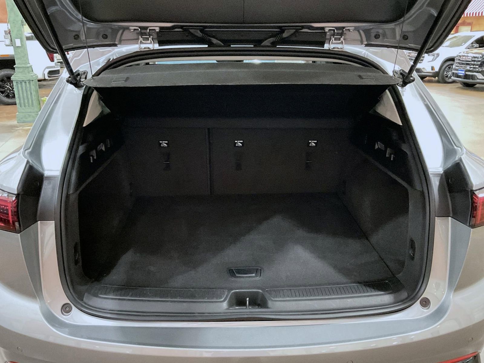 Certified 2025 Buick Envision Sport Touring image 21