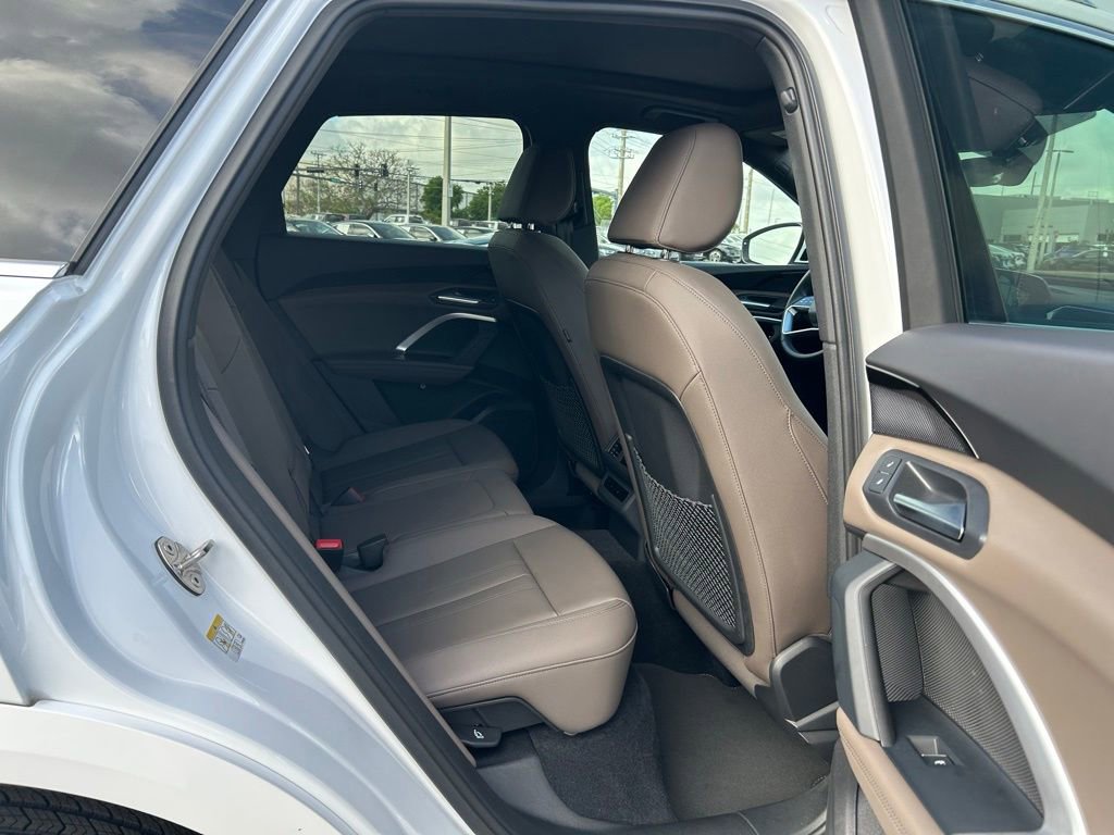 Used 2025 Audi Q5 Premium w/ Convenience Package image 47