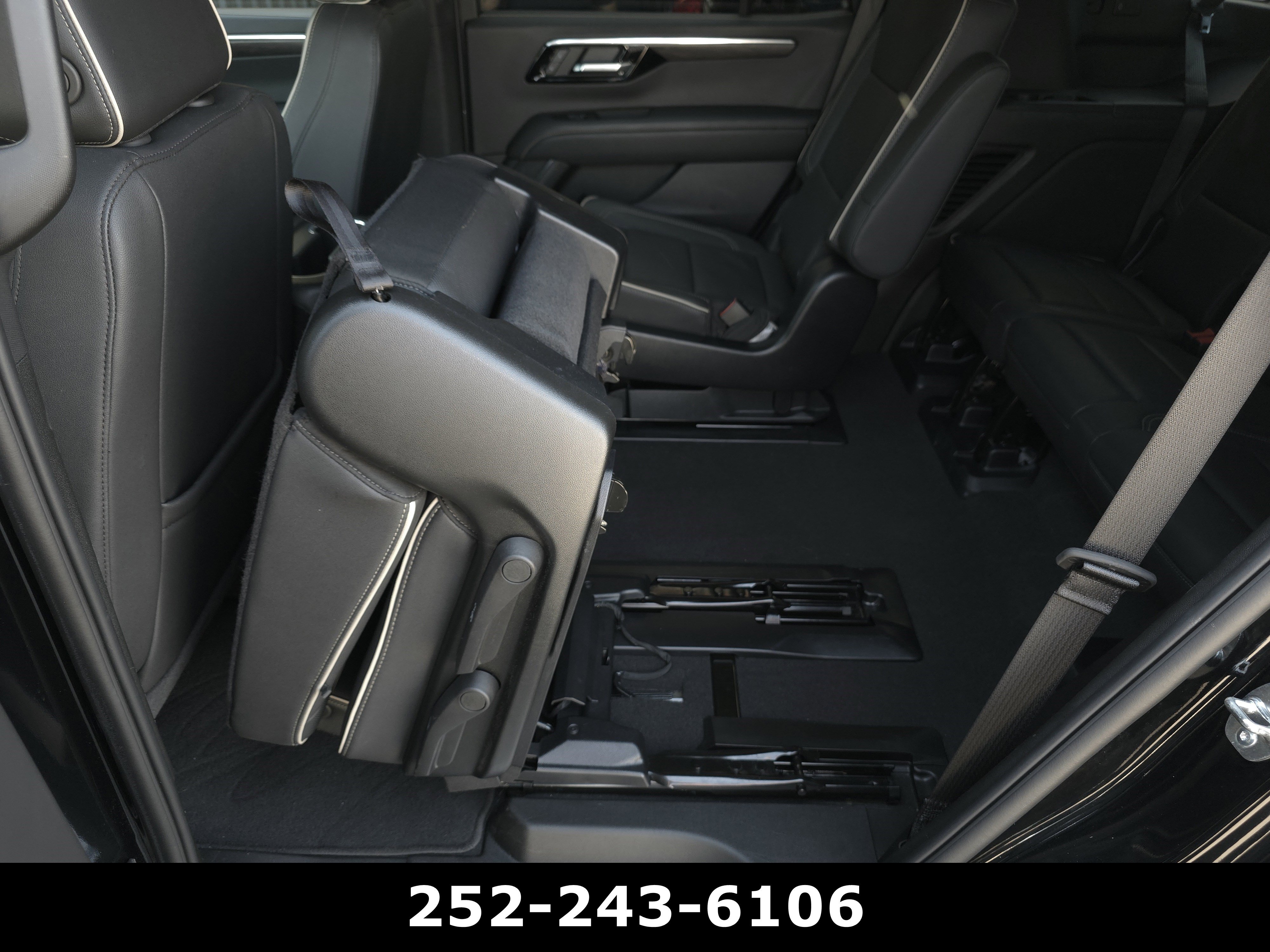 Used 2025 Chevrolet Tahoe Premier RWD image 35