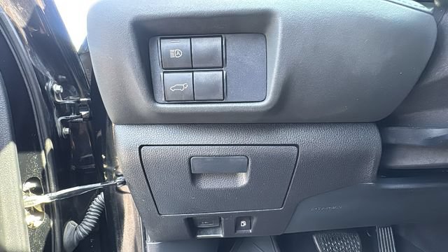 Used 2021 Toyota Highlander XLE AWD/4WD image 21