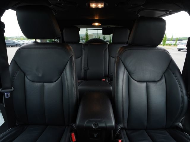 Used 2018 Jeep Wrangler Unlimited Sahara AWD/4WD image 32