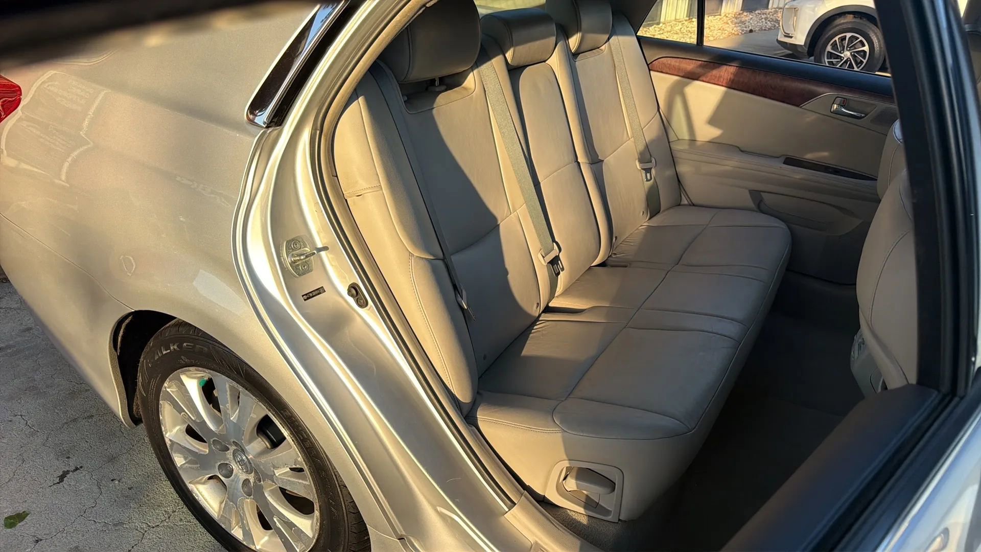 Used 2011 Toyota Avalon FWD image 27