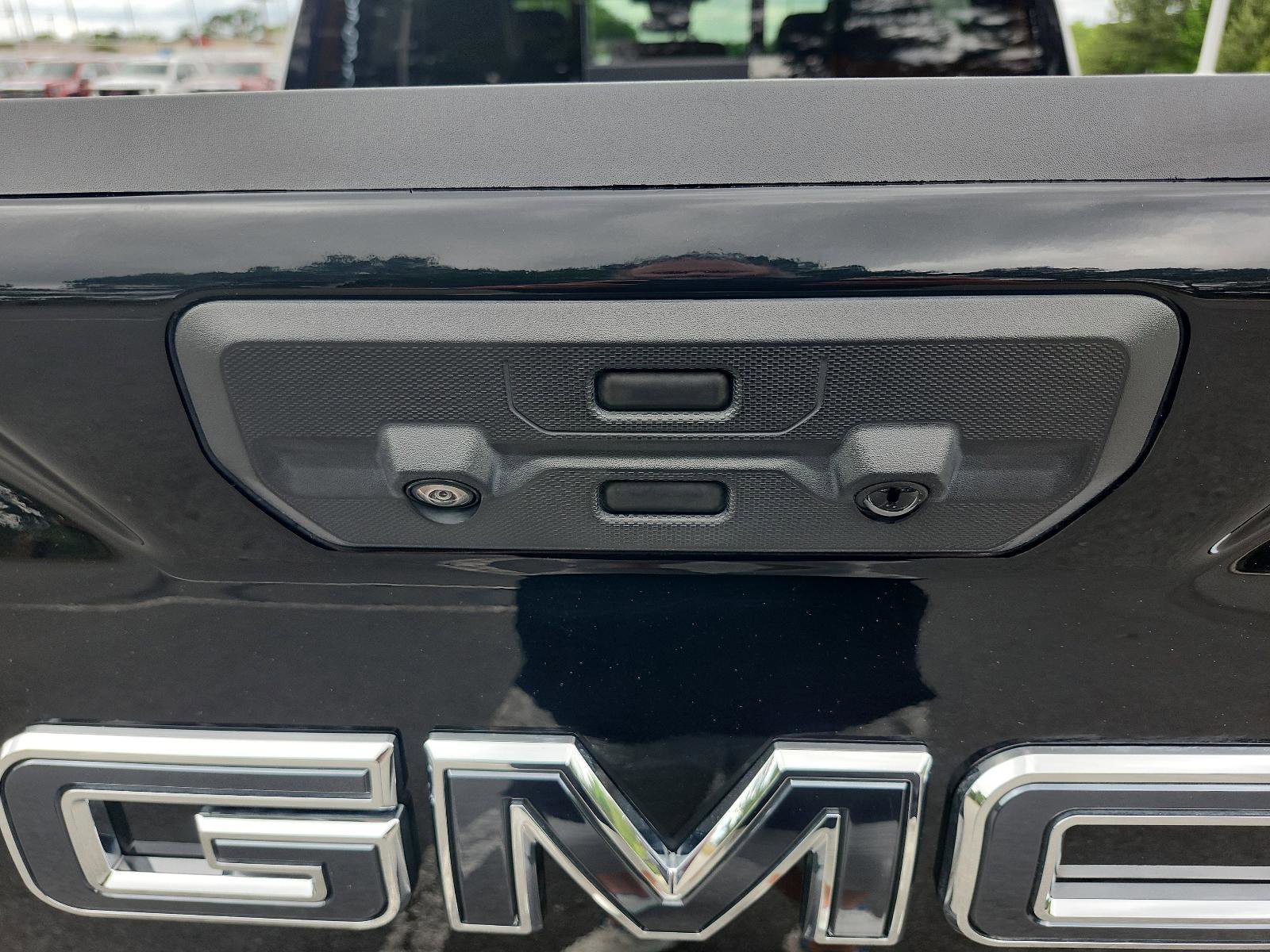 Used 2023 GMC Sierra 1500 Denali Ultimate AWD/4WD image 13