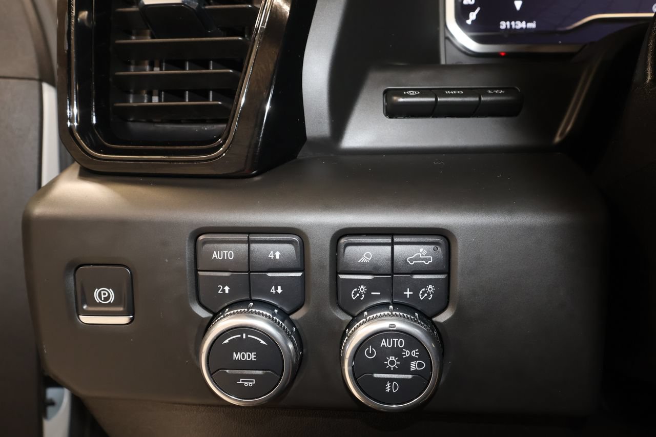 Used 2025 GMC Sierra 2500 AT4 w/ AT4 Premium Plus Package AWD/4WD image 10