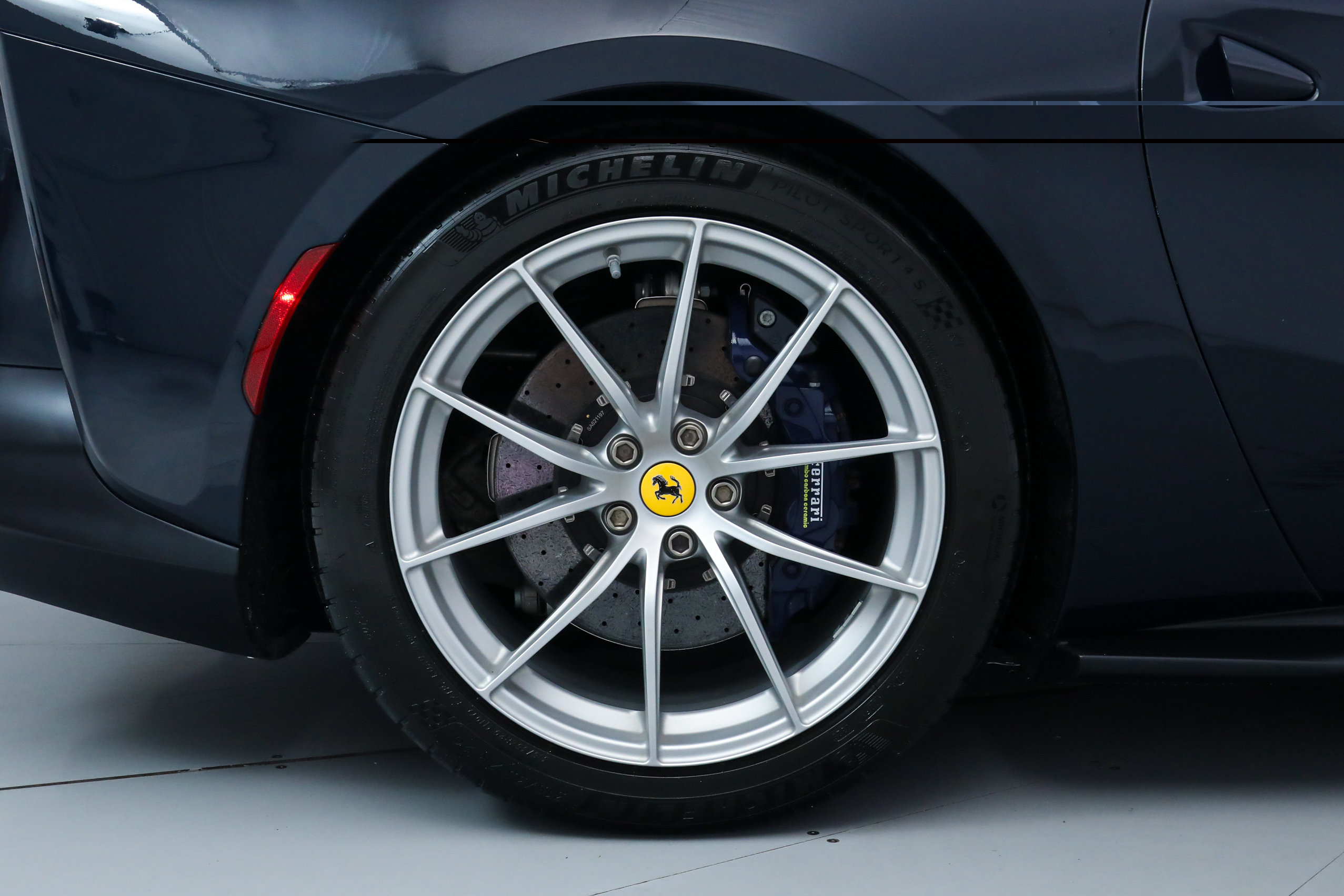 Certified 2022 Ferrari 812 GTS RWD image 39