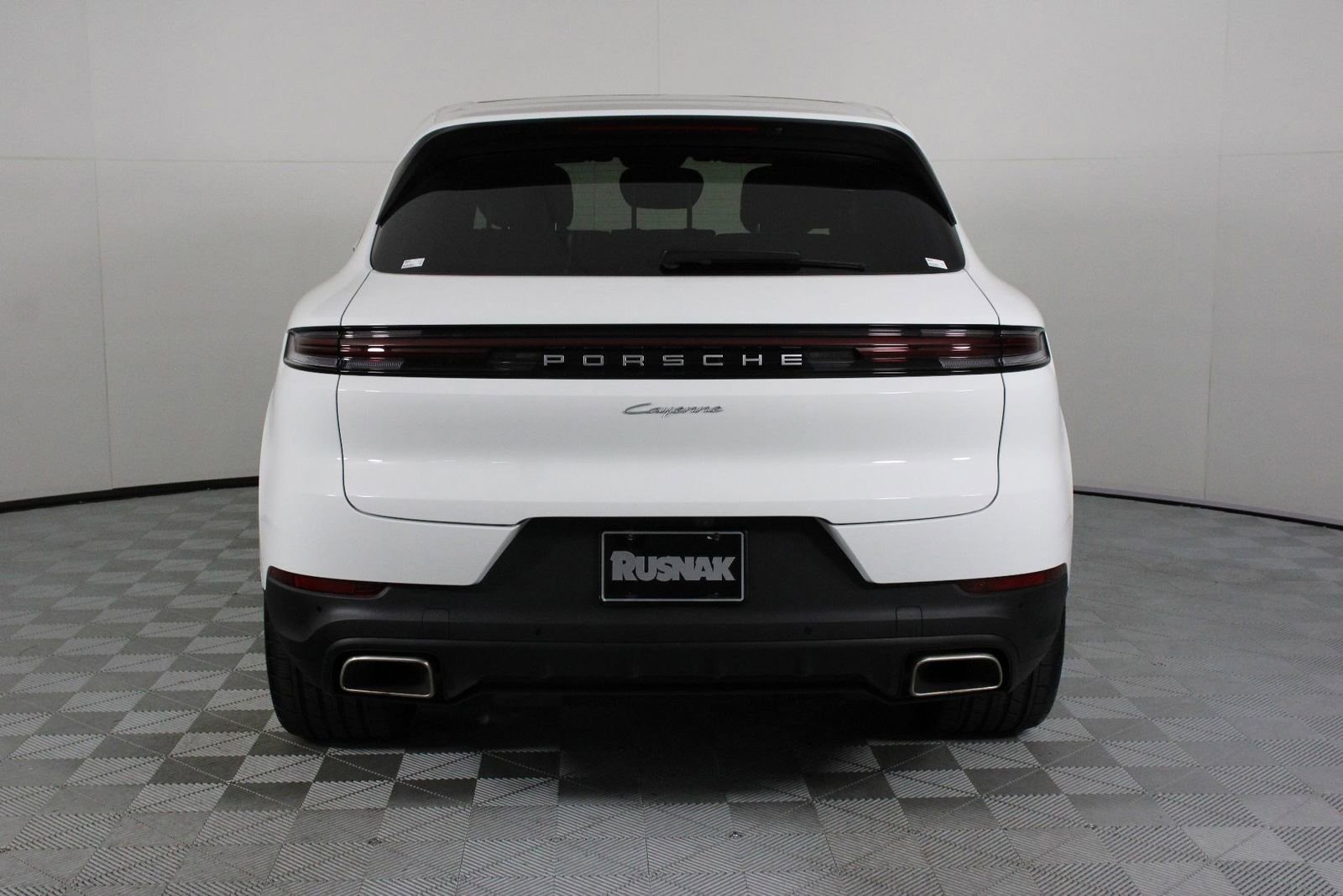 Certified 2025 Porsche Cayenne image 6