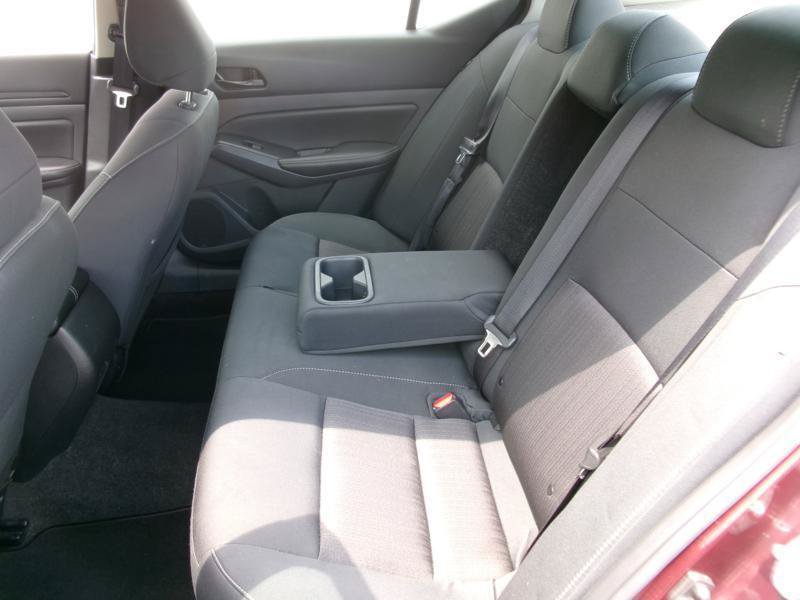 Used 2025 Nissan Altima 2.5 SV FWD image 10