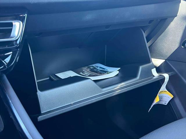 Used 2025 Chevrolet Traverse LT image 29