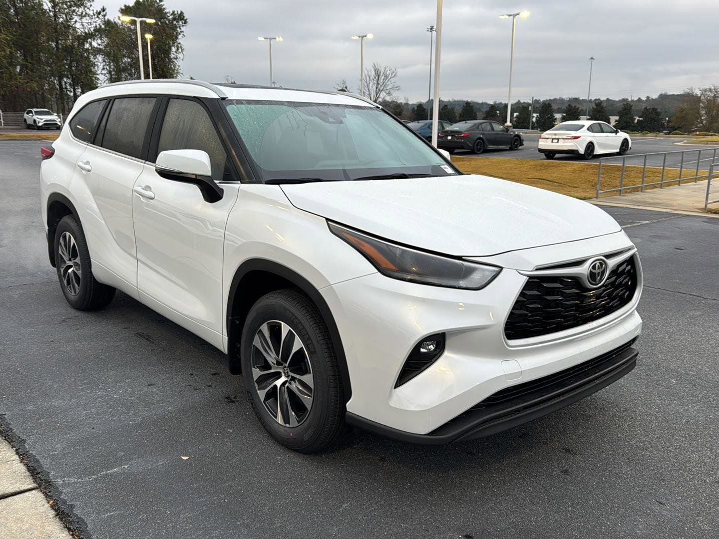 New 2026 Toyota Highlander XLE image 6