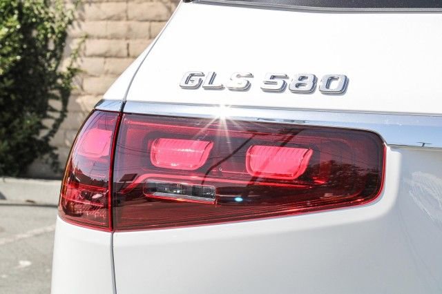 New 2025 Mercedes-Benz GLS 580 4MATIC image 9