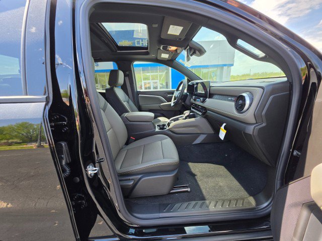 New 2026 Chevrolet Colorado ZR2 w/ Technology Package AWD/4WD image 12