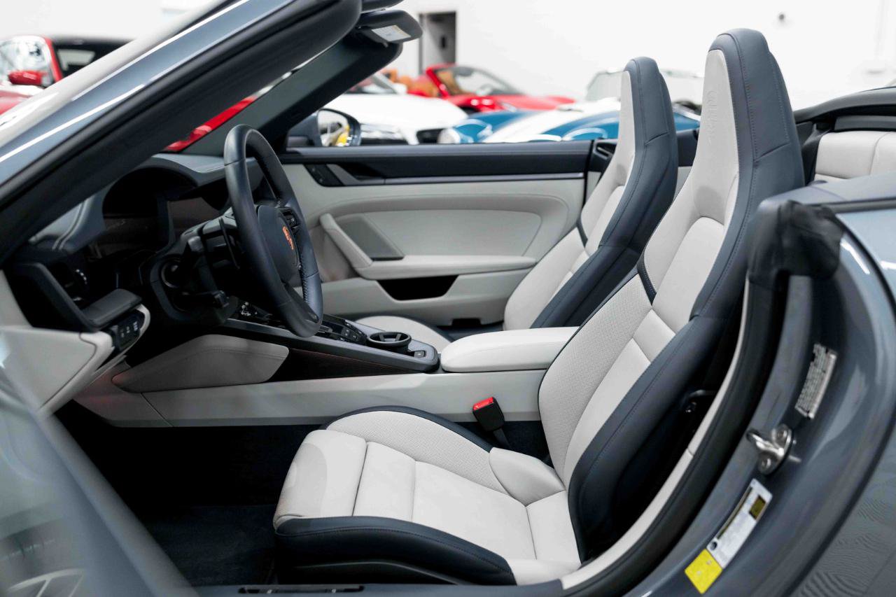 Used 2025 Porsche 911 Carrera S RWD image 40