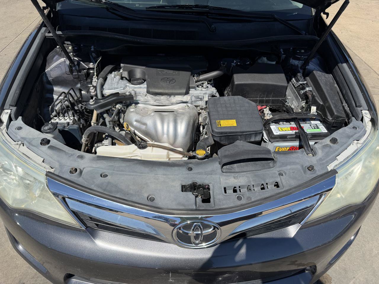 Used 2014 Toyota Camry LE FWD image 31