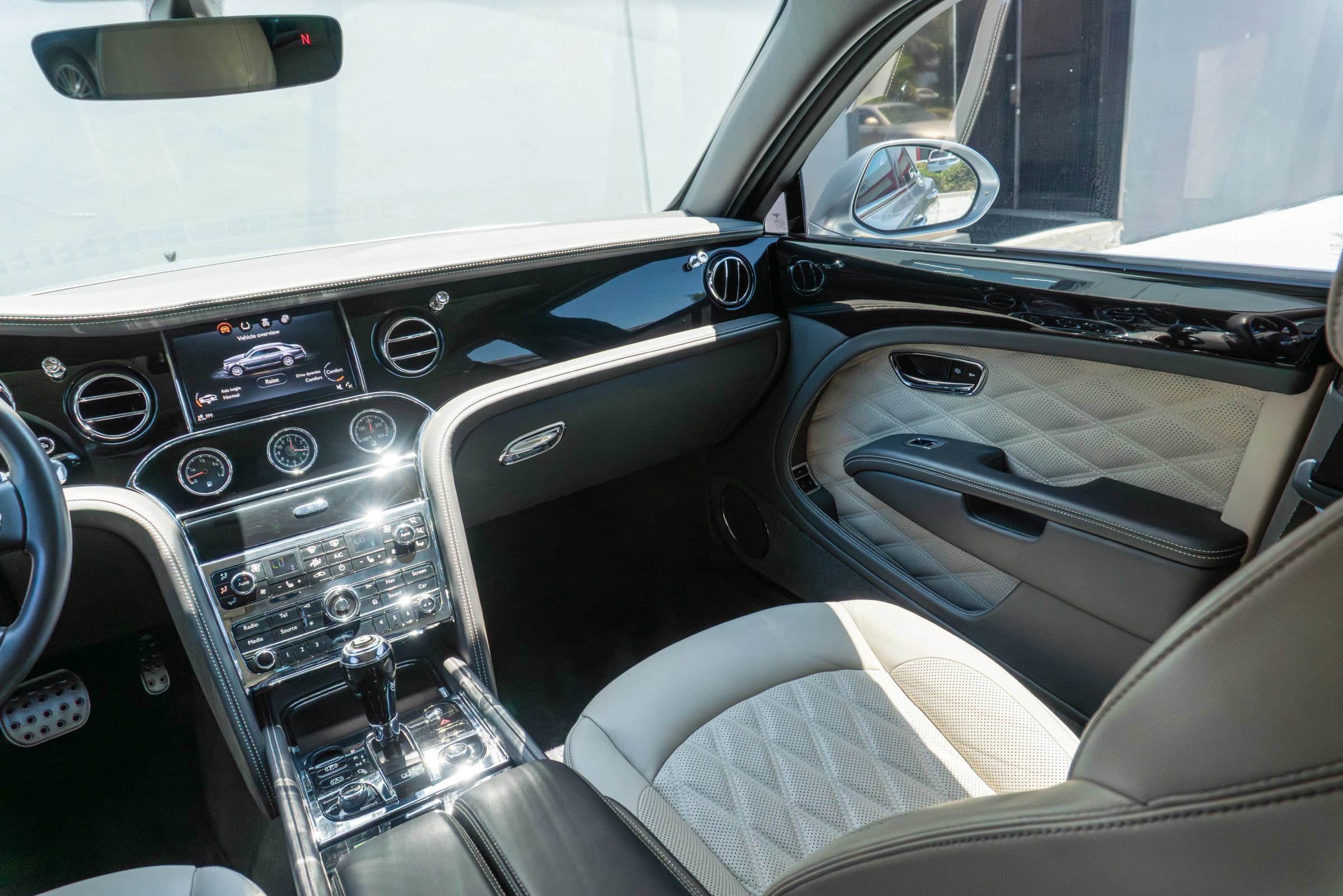Used 2020 Bentley Mulsanne RWD image 63