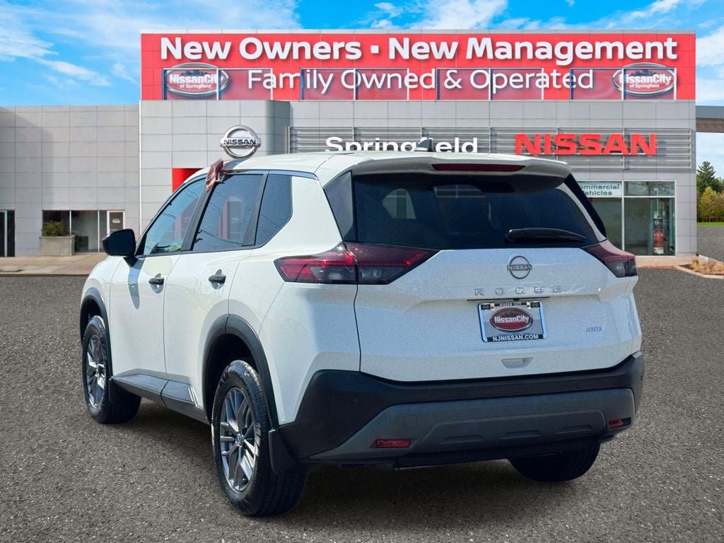 Used 2023 Nissan Rogue S AWD/4WD image 4