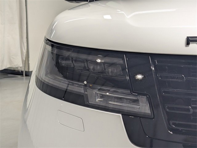 Used 2023 Land Rover Range Rover SE image 28