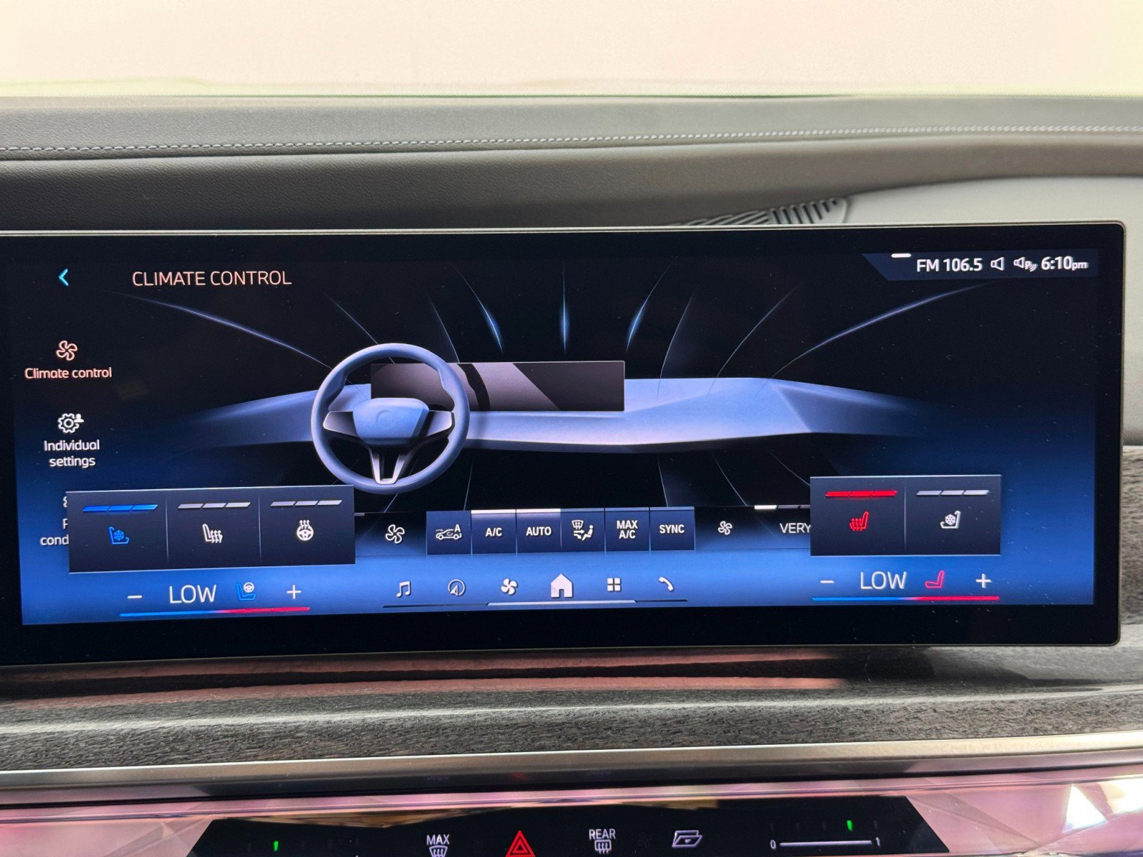 Used 2023 BMW i7 xDrive60 image 33