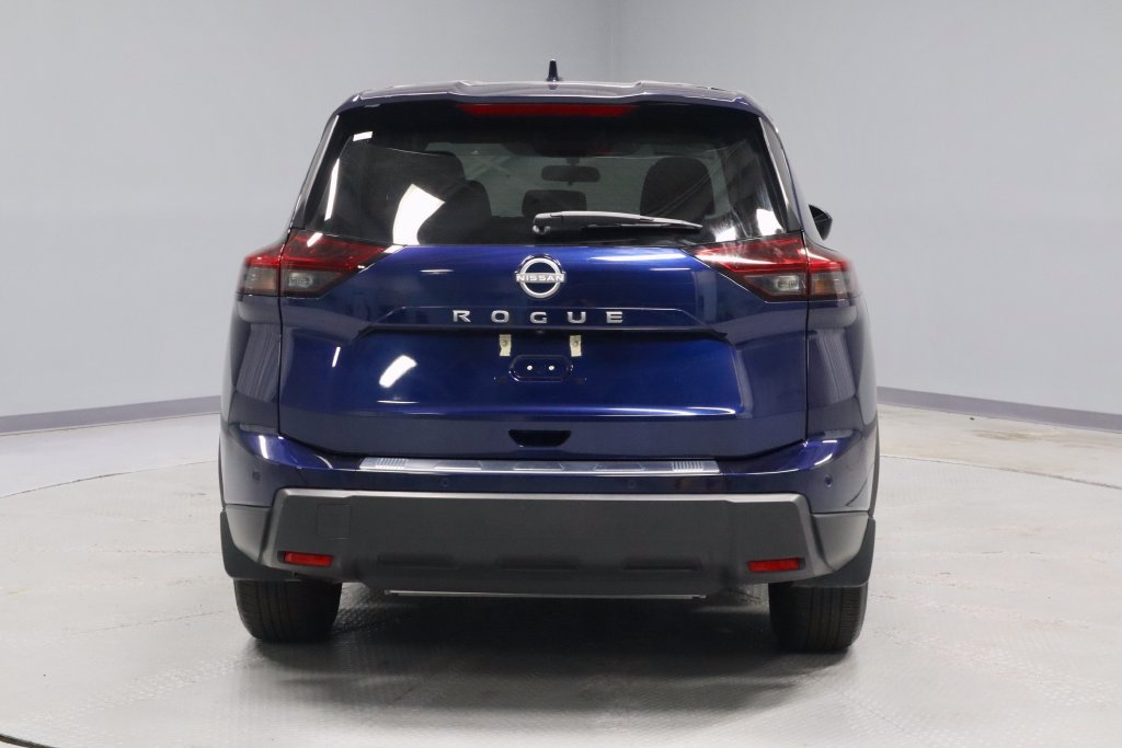 Certified 2026 Nissan Rogue SV FWD image 9