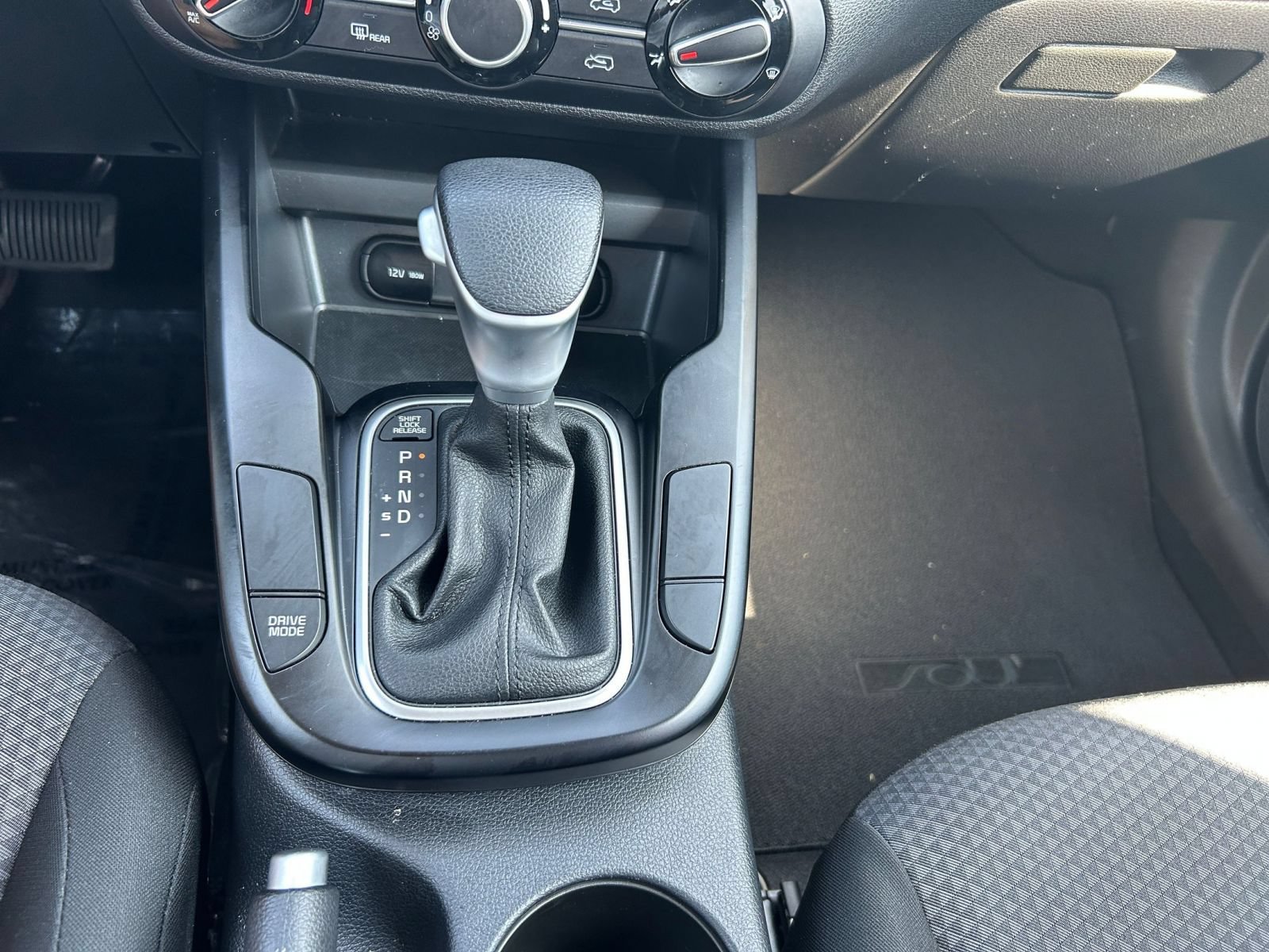 Used 2025 Kia Soul LX w/ LX Technology Package FWD image 36