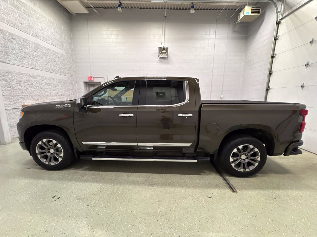 Certified 2023 Chevrolet Silverado 1500 High Country w/ Technology Package AWD/4WD image 8
