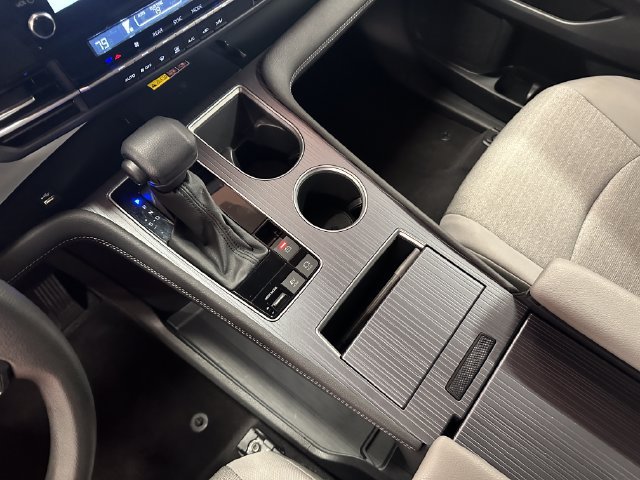 Certified 2025 Toyota Sienna LE FWD image 23